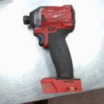 PERCEUSE (PERCUSSION, COLONE, ETC) / ROUGE