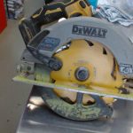 SCIE A ONGLET / JAUNE