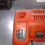 CHARGEUR DE BATTERIE SANS FILS / ROUGE