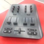 CONSOLE DE MIXAGE (MIXER) / GRIS