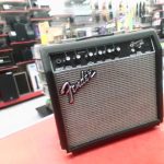 AMPLIFICATEUR DE GUITARE / NOIR