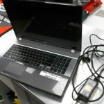 ORDINATEUR PORTABLE (LAPTOP)/GHZ:INTEL B960/RAM:4 RAM/DD:500GB/ECRAN:17.3PO/COULEUR:GRIS