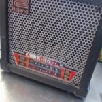 AMPLIFICATEUR DE GUITARE / NOIR