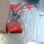 PISTOLET A COLLE / ROUGE