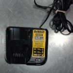 CHARGEUR DE BATTERIE SANS FILS / NOIR