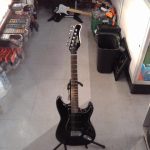 GUITARE ELECTRIQUE / NOIR