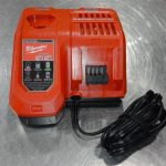 CHARGEUR DE BATTERIE SANS FILS / ROUGE