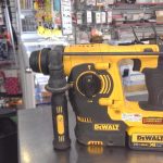 PERCEUSE (PERCUSSION, COLONE, ETC) / JAUNE