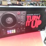 CONSOLE DE MIXAGE (MIXER) / NOIR