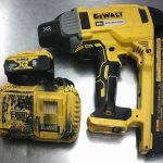 OUTIL ELECTRIQUE A DETAILLER / JAUNE