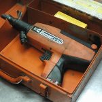 CLOUEUSE PNEUMATIQUE (GUN A CLOU) / ROUGE