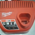 CHARGEUR DE BATTERIE SANS FILS / ROUGE