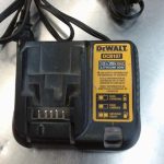 CHARGEUR DE BATTERIE SANS FILS / NOIR