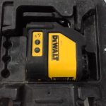 NIVEAU A MAIN (BULLE) / JAUNE