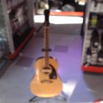 GUITARE ACOUSTIQUE / BEIGE