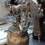 PISTOLET A PEINTURE / GRIS