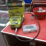 OUTIL ELECTRIQUE A DETAILLER / VERT