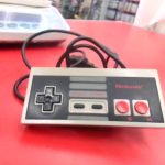 MANETTE NES 8 BIT  / GRIS