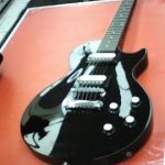 GUITARE ELECTRIQUE / NOIR