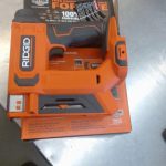 AGRAFEUSE A BATTERIE