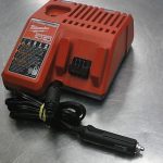 CHARGEUR DE BATTERIE SANS FILS / ROUGE
