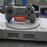 CONSOLE PLAYSTATION 1 / GRIS