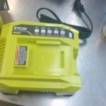CHARGEUR DE BATTERIE SANS FILS / VERT