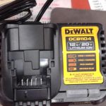 CHARGEUR DE BATTERIE SANS FILS / NOIR