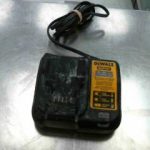 CHARGEUR DE BATTERIE SANS FILS / NOIR