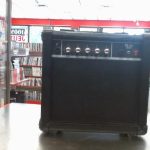 ACCORDEUR A GUITARE (TUNER) / NOIR