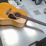 GUITARE ACOUSTIQUE / MARRON