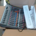 CONSOLE DE MIXAGE (MIXER) / GRIS