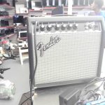 AMPLIFICATEUR DE GUITARE / NOIR