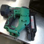 OUTIL ELECTRIQUE A DETAILLER / VERT