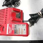 CHARGEUR DE BATT SANS FIL / ROUGE