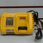 CHARGEUR DE BATTERIE SANS FILS / JAUNE