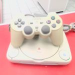 CONSOLE PLAYSTATION 1 / BLANC