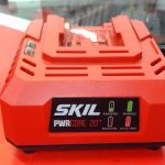 CHARGEUR DE BATTERIE SANS FIL / ROUGE