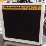 AMPLI DE GUITARE / BLANC