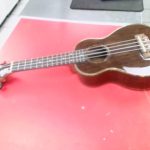 UKULELES / MARRON