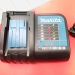 CHARGEUR DE BATTERIE SANS FILS / NOIR