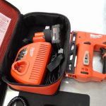 OUTIL ELECTRIQUE A DETAILLER / ROUGE/ AGRAFEUSE/